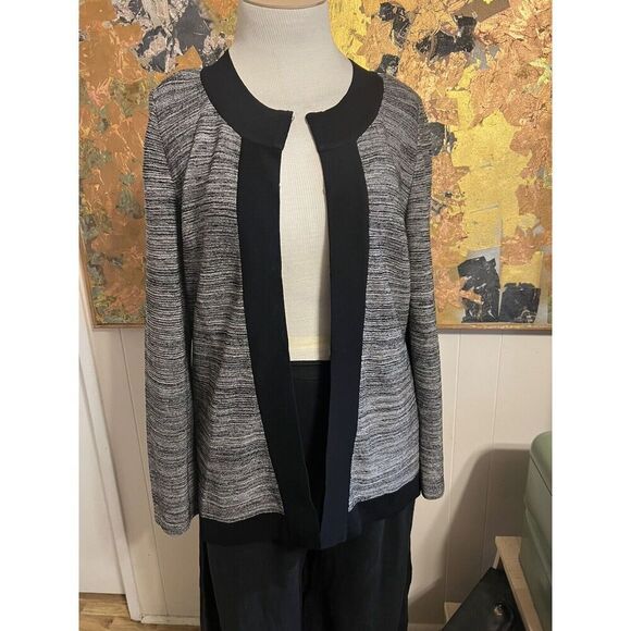 Gorgeous Gray Misook Cardigan With Hook and Eye Closures and Black Trim Large - Picture 5 of 7